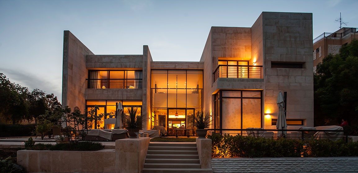 For Sale Luxury residential villa in Um Uthainah, Amman, Jordan The